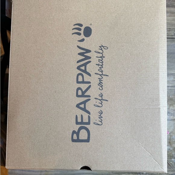 BearPaw Shoes - Women’s BearPaw Eva short Brown Boots